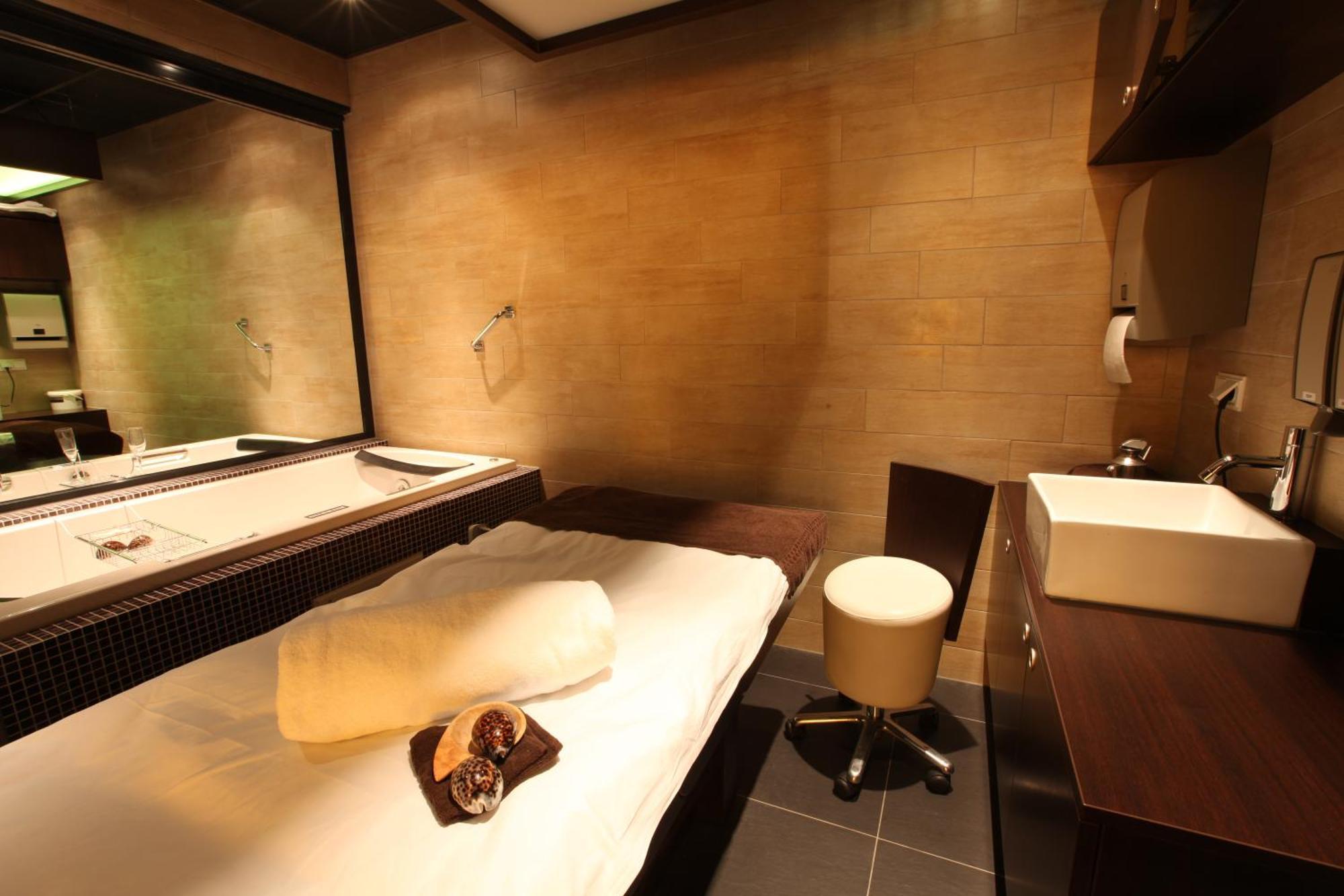 Hotel & Spa Savarin - Rijswijk, Хага Екстериор снимка