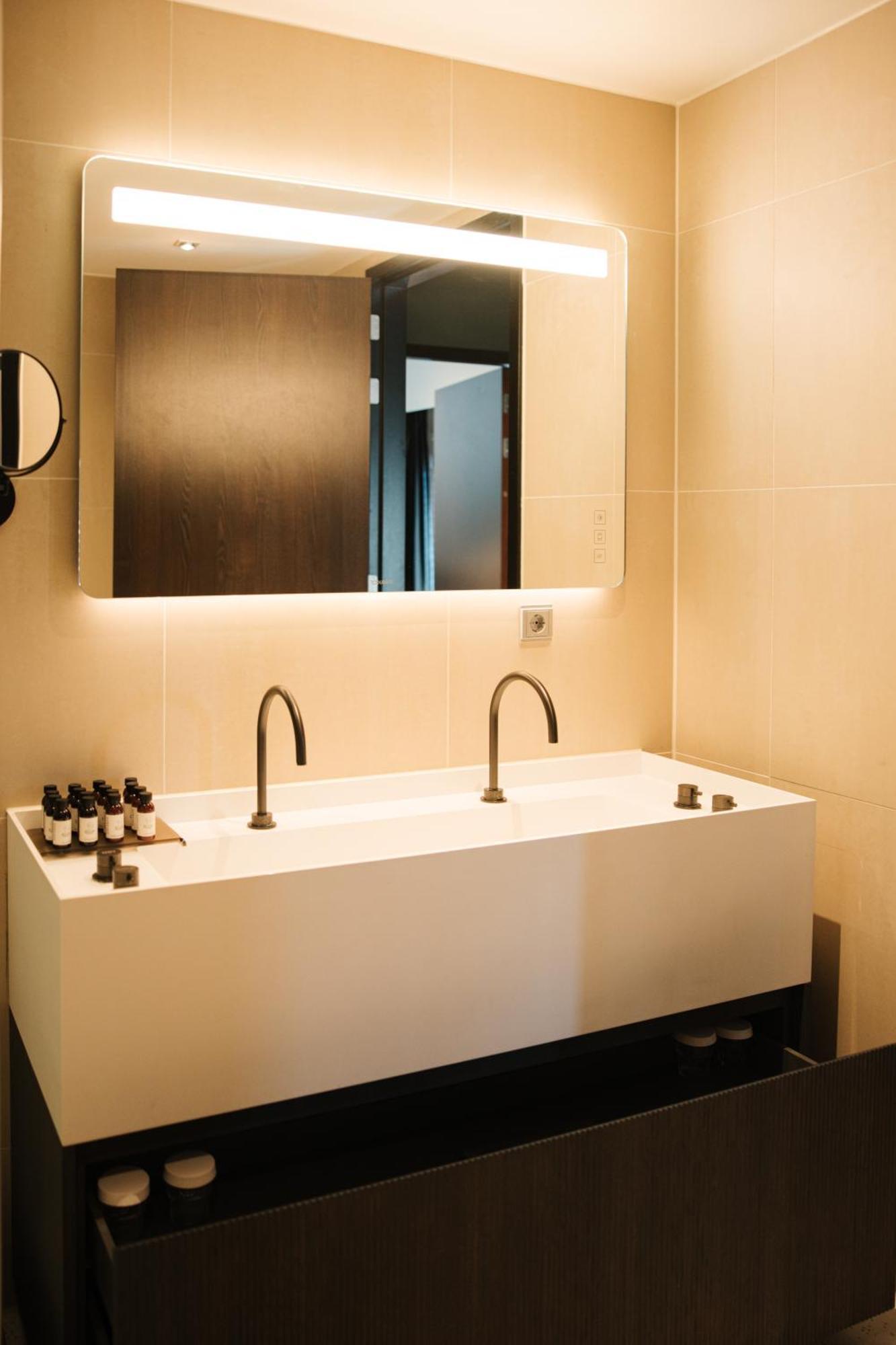 Hotel & Spa Savarin - Rijswijk, Хага Екстериор снимка