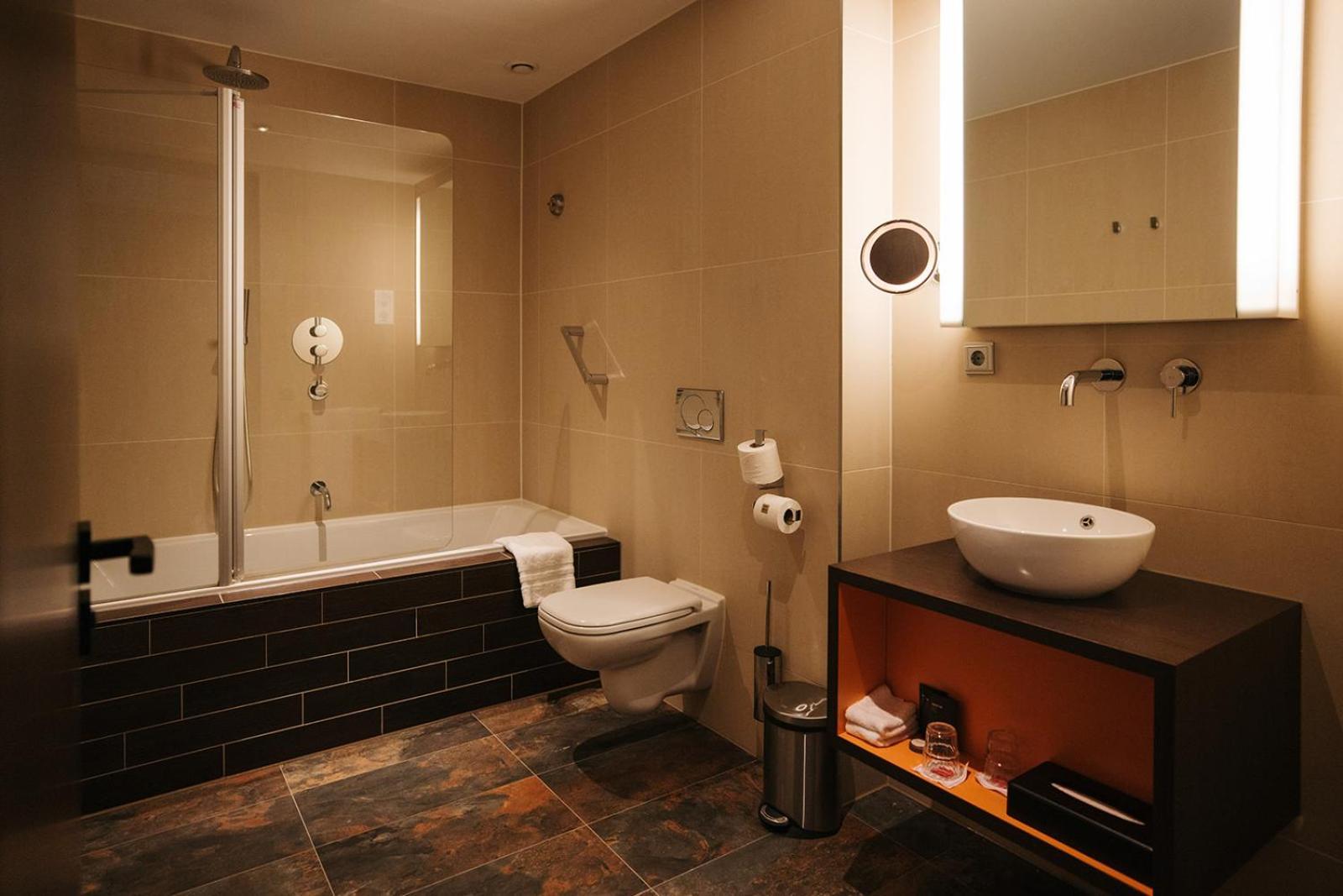 Hotel & Spa Savarin - Rijswijk, Хага Екстериор снимка
