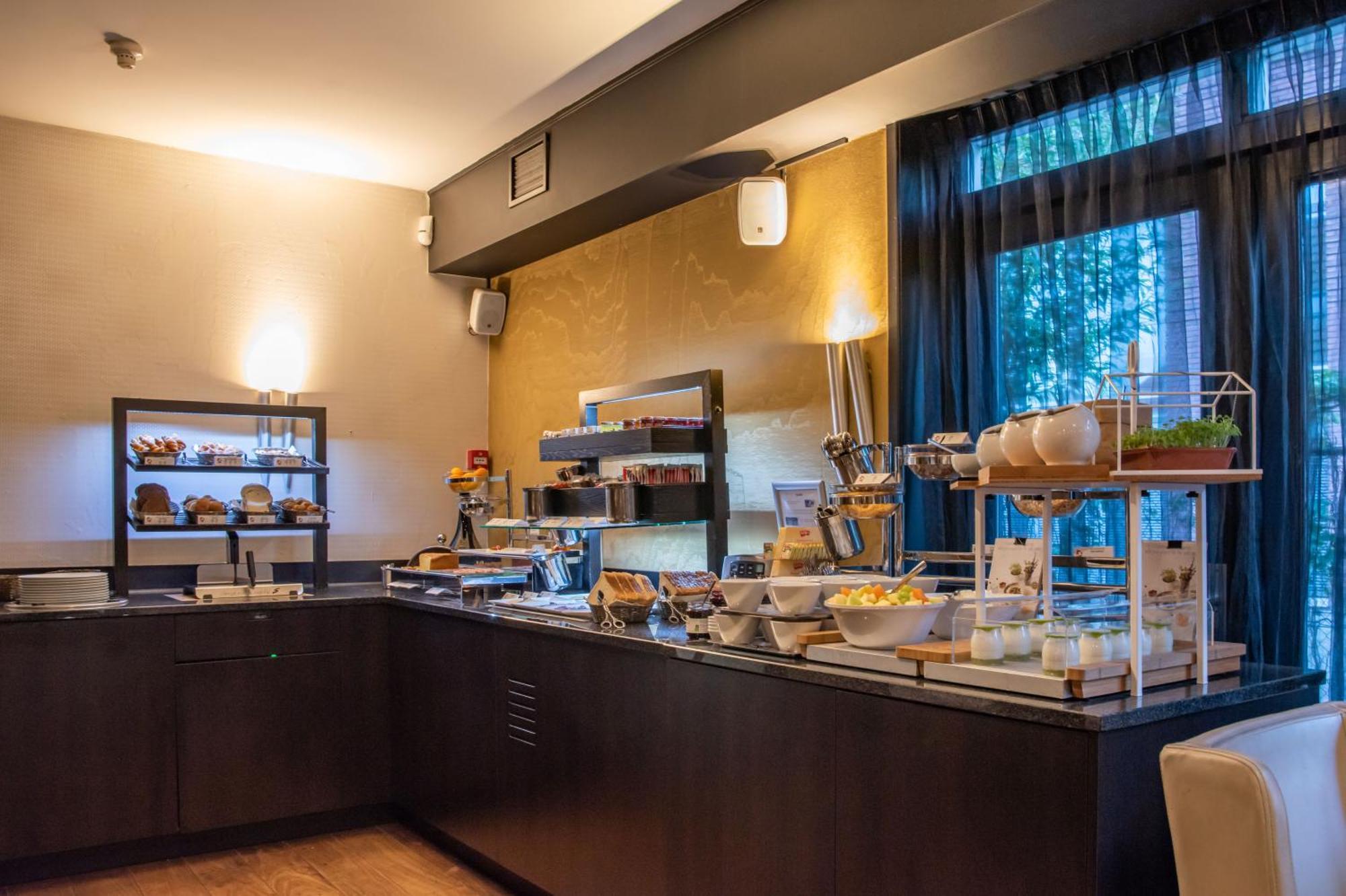 Hotel & Spa Savarin - Rijswijk, Хага Екстериор снимка